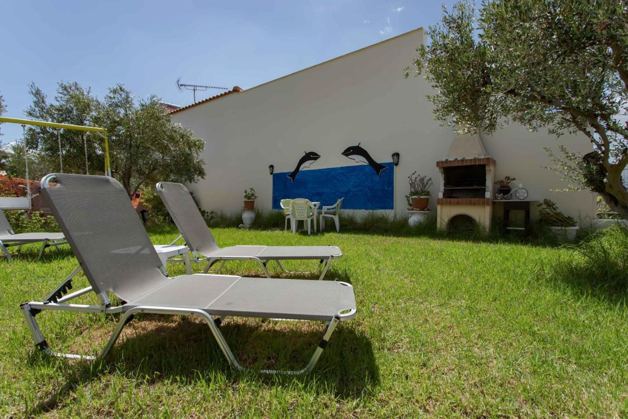 Manos Apartments Almirida Esterno foto