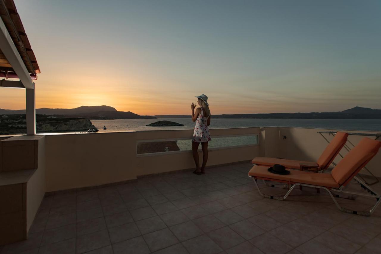 Manos Apartments Almirida Esterno foto