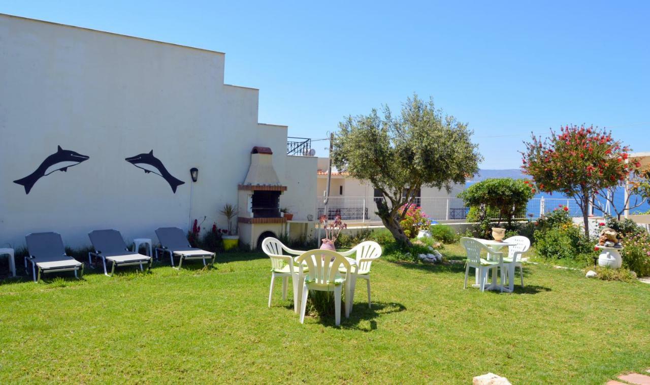 Manos Apartments Almirida Esterno foto
