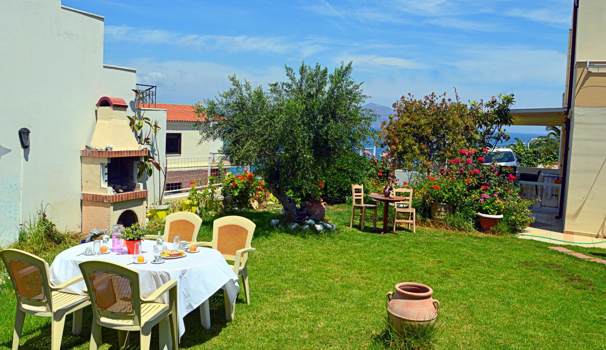 Manos Apartments Almirida Esterno foto